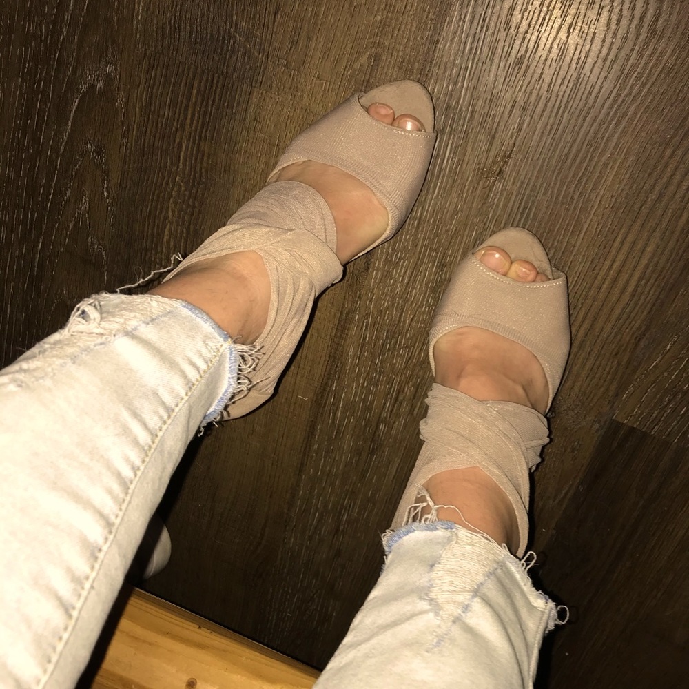 Anne Michelle’s heels!